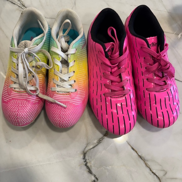 Girls soccer cleats size 13&1 EUC - Picture 1 of 2